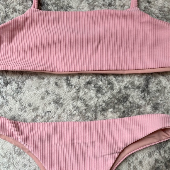 Pink Bikini - Picture 2 of 7